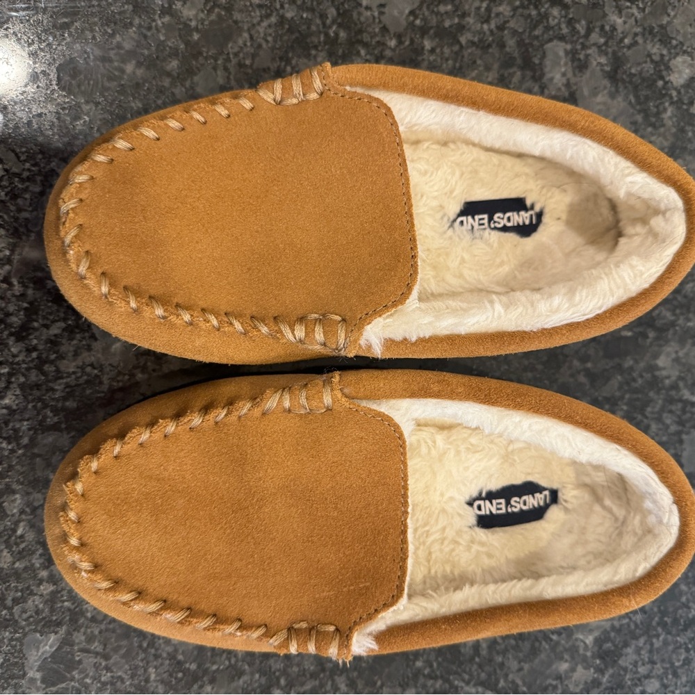 Lands End kids suede leather moccasin slippers - size 1Y